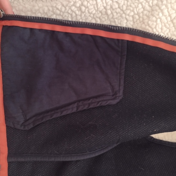 Abercrombie and Fitch Sherpa Vest - Picture 7 of 10